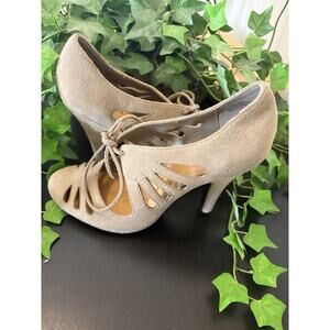 Crown Vintage - Women's Pump Dress Shoes Burges Beige Suede Leather 7 1/2 M